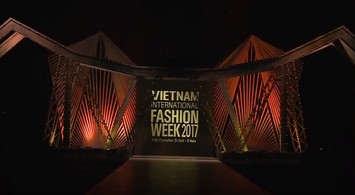 Défilé Vietnam International Fashion Week 2017 Défilé Vietnam International Fashion Week 2017