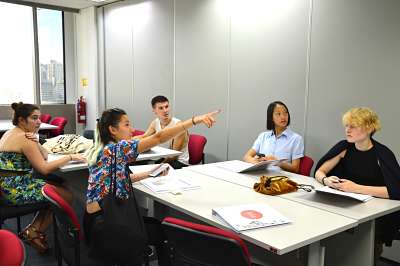 Un été à Singapour pour des étudiants d'Atelier Chardon Savard Un été à Singapour pour des étudiants d'Atelier Chardon Savard